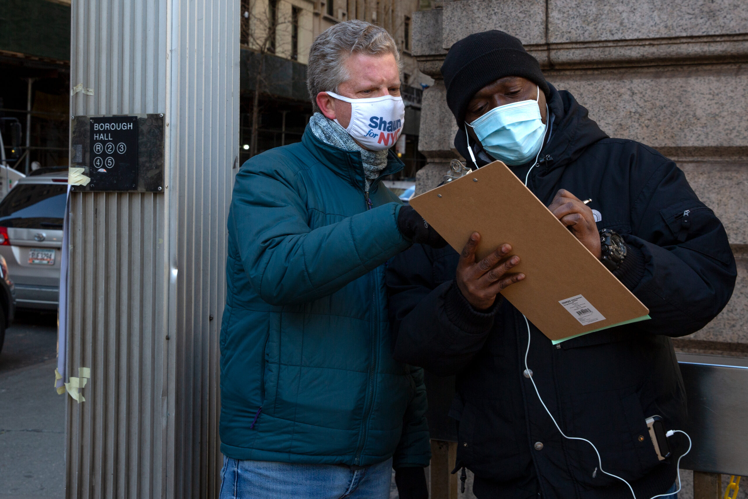 Mayoral Candidate Shaun Donovan gathers signatures in Downtown Brooklyn to get on the ballot, March 2, 2021.