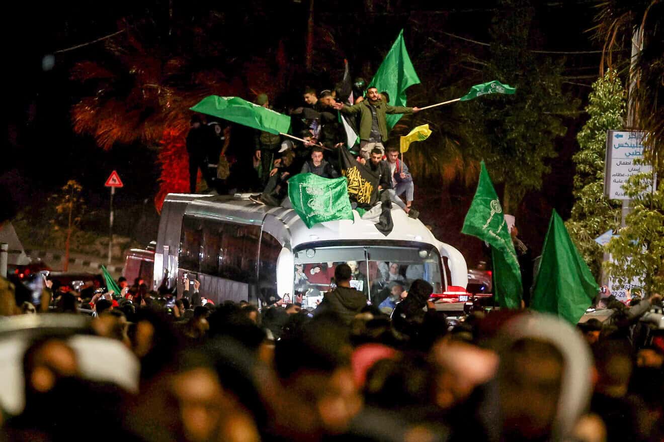 Palestinian prisoners freed