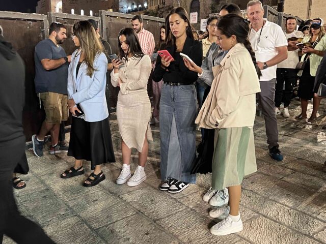 Girls praying at the Western Wall (Joel Pollak / Breitbart News)