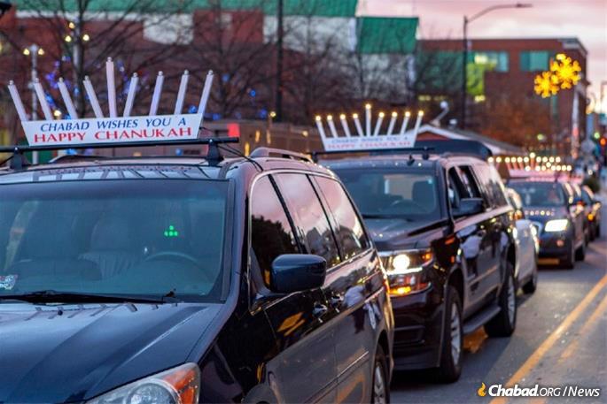 Last year, an estimated 5,000 car-top menorahs hit roads all over the world. This year, the numbers are expected to rise exponentially as synagogues and community centers capitalize on the menorah parade. (Photo: Ivan Cutler)