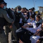 White House begins talks with lawmakers on COVID-19 relief