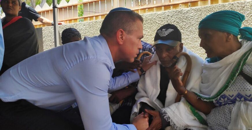 ilad Erdan with family of Solomon Takka. Photo Credit Israel Police|ilad Erdan with family of Solomon Takka. Photo Credit Israel Police||Gilad Erdan with family of Solomon Takka Photo credit Israel police
